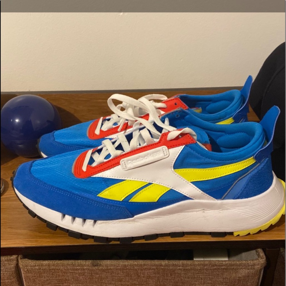 Reebok rarely worn with light creasing